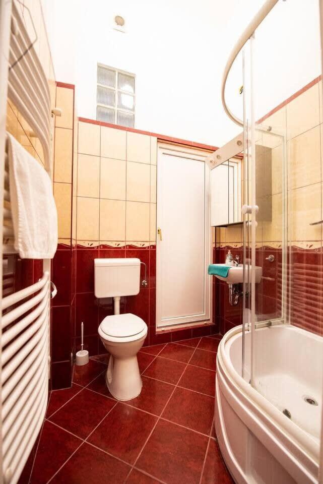 בודפשט Very Central Convenient Large Ac Place מראה חיצוני תמונה