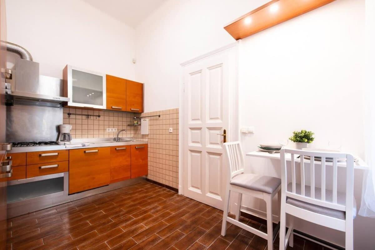 בודפשט Very Central Convenient Large Ac Place מראה חיצוני תמונה