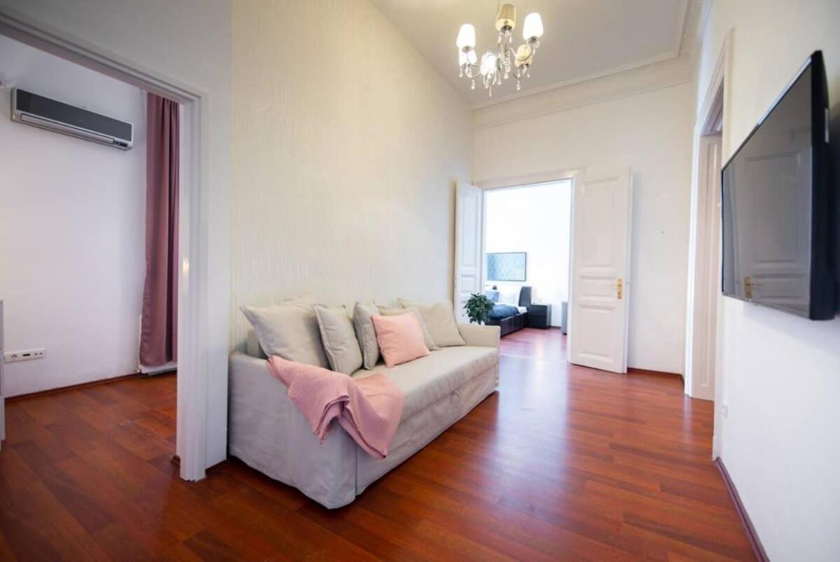 בודפשט Very Central Convenient Large Ac Place מראה חיצוני תמונה